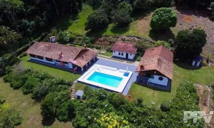 Sítio para Venda em Teresópolis, Sebastiana, 6 dormitórios, 1 suíte, 5 banheiros, 4 vagas
