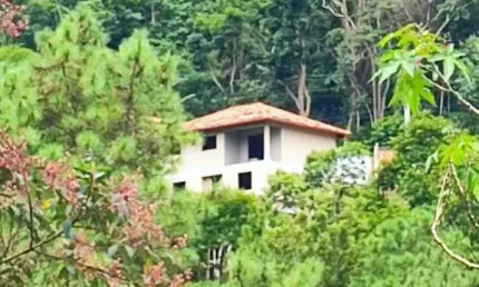 Casa para Venda em Teresópolis, Golfe, 3 dormitórios, 1 suíte, 4 banheiros, 2 vagas
