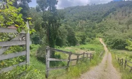 Haras para Venda em Nova Friburgo, Venda das Pedras, 5 dormitórios, 1 suíte, 2 banheiros, 7 vagas