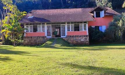 Sítio para Venda em Teresópolis, Córrego das Pedras, 4 dormitórios, 3 suítes, 2 banheiros, 6 vagas