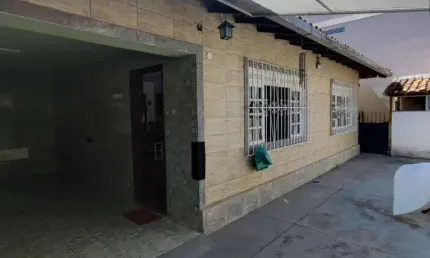 Casa para Venda em Teresópolis, Tijuca, 5 dormitórios, 4 suítes, 2 banheiros, 2 vagas