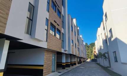 Apartamento para Venda em Teresópolis, Bom Retiro, 3 dormitórios, 1 suíte, 1 banheiro, 2 vagas