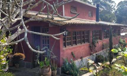Casa para Venda em Teresópolis, Fazenda Suiça, 4 dormitórios, 1 suíte, 2 banheiros, 4 vagas