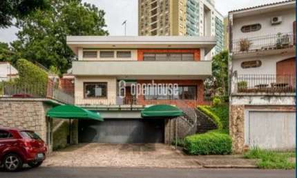 Casa com 4 Quartos- 2 banheiros- Moradia - Excelente -potencial para uma clínica