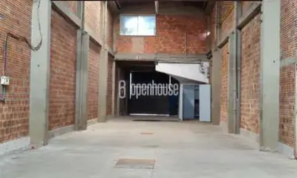 Galpão/depósito/armazém com 460m² 2 vagas 2 banheiros