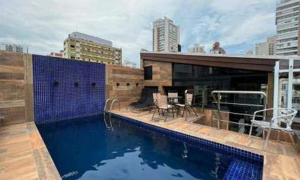 CASA TRIPLEX 4 DORMITÓRIOS CLOSET PISCINA 3 VAGAS DE GARAGEM 240 m²