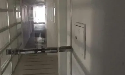SALAS COMERCIAIS NO CENTRO DE SANTOS EM EDIFÍCO COM ELEVADOR