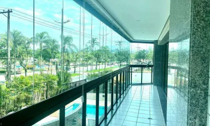 APARTAMENTO 4 SUITES COM SACADA FRENTE PRO MAR BAIRRO APARECIDA 2 VAGAS