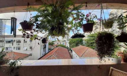 APARTAMENTO 3 DORMITÓRIOS 2 BANHEIROS GARAGEM FECHADA REFORMADO
