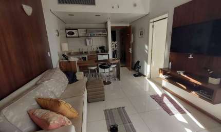 FLAT 1 DORMITÓRIO COM SUITE, DECORADO ANDAR ALTO, VISTA MAR, GARAGEM