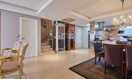 Venda | casa alto padrão com elevador em condomínio fechado – santo inácio, curitiba/pr