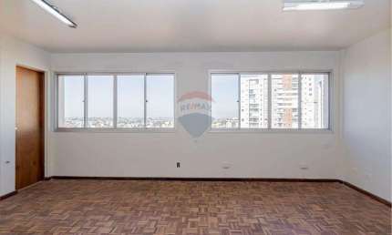 Sala Comercial a venda no coração do Portão, Av. Republica Argentina
