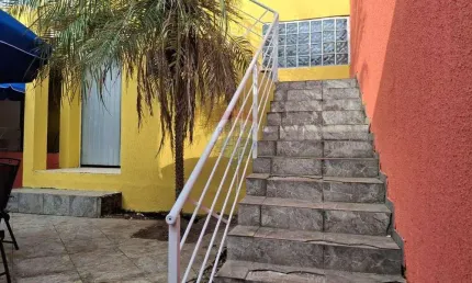 Apartamento fundos - com 2 quartos - bairro orleans