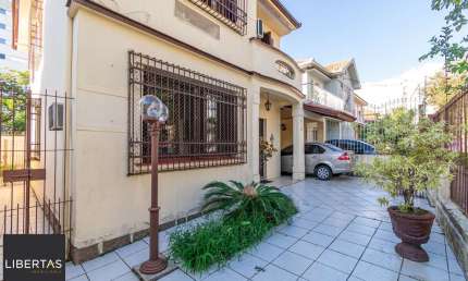 Casa com 3 quartos à venda na Rua Germano Hasslocher, 26, Azenha, Porto Alegre