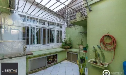 Casa com 3 quartos à venda na Rua João Abbott, 212, Petrópolis, Porto Alegre
