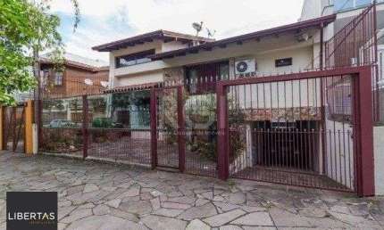 Casa para Venda de 3 dormitórios 6 vagas - Chácara das Pedras