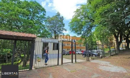 Apartamento no bairro Teresópolis de 3 dormitórios e vaga rotativa