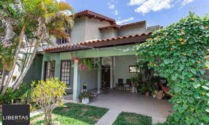 Casa na zona sul de 4 dormitórios 2 vagas - Espirito Santo