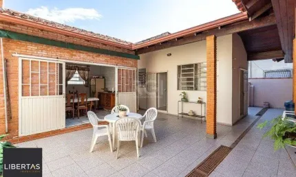Casa sobrado no partenon de 3 dormitórios e amplo pátio