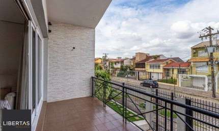 Casa no Jardim Planalto de 3 dormitórios pátio com piscina