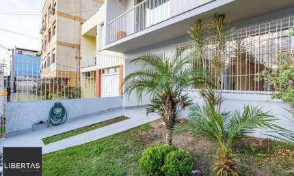 Casa sobrado no bairro Santo Antônio de 4 dormitórios e 3 vagas