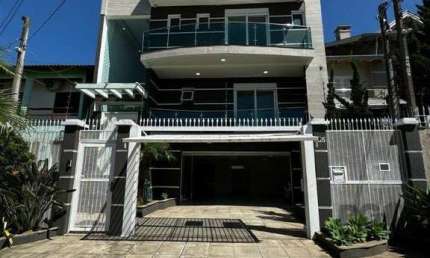 Casa de altíssimo padrão na zona norte de Porto Alegre.