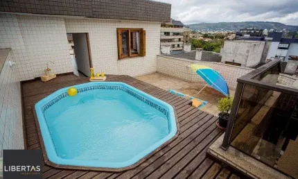 Cobertura no Jardim Planalto, de 3 dormitórios e 2 vagas com 260m²