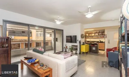 Apartamento no bairro Tristeza de 3 dormitórios e 2 vagas