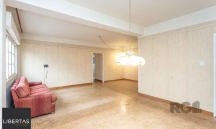 Apartamento no bairro Floresta de 3 dormitórios e vaga DESOCUPADO