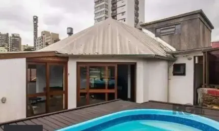 Cobertura no bairro Petrópolis de 2 dormitórios 2 vagas e piscina