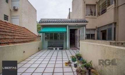 Casa sobrado no bairro Rio Branco de 4 dormitórios e vaga