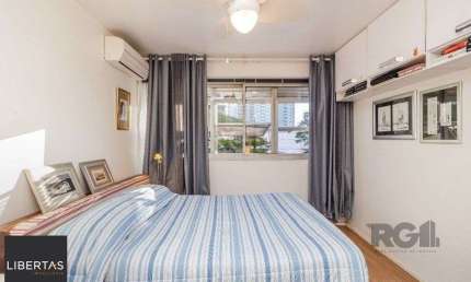 Apartamento para Venda - 138m², 3 dormitórios, sendo 1 suites, 1 vaga - Petrópol