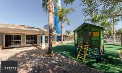 Casa em condomínio no Humaitá de 3 dormitórios vaga e infra