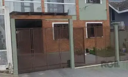 Casa sobrado no Verdes Campos de 3 dormitórios e 4 vagas