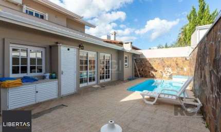 Casa Condominio para Venda - 300m², 4 dormitórios, sendo 2 suites, 2 vagas - Ipa