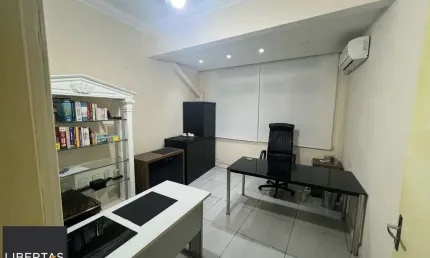 Sala comercial para alugar na Avenida Presidente Franklin Roosevelt, 1351, Navegantes, Porto Alegre