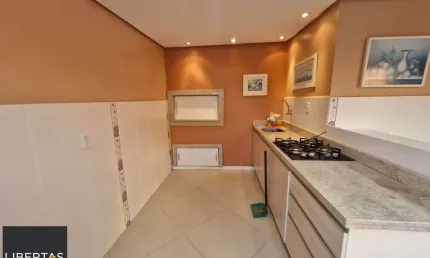 Ampla cobertura com 123m², 2 dormitórios, 1 vaga coberta por convenção.