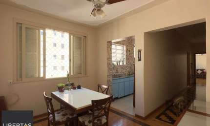 APARTAMENTO 3 DORMITÓRIOS, DE FRENTE E REFORMADO, NO CENTRO HISTÓRICO
