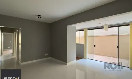 Apartamento garden, 2 dormitórios e 1 vaga de garagem com ótima localização no m
