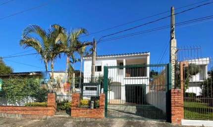 Casa 4 dorm. + 4 vagas 238m² Morro Santana - Porto Alegre