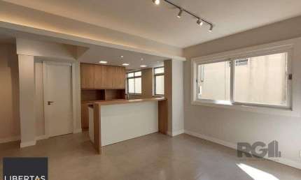 Apartamento semi mobiliado, 67m², 2 dormitórios, 1 vaga no bairro Petrópolis
