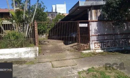 Terreno à venda na Rua Aldrovando Leão, 359, Vila Jardim, Porto Alegre