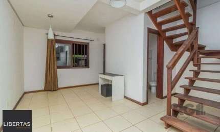 Casa 110m² - 3 dormitórios, 1 vaga no bairro Aberta dos Morros