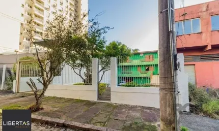 Casa 242m² - 5 dormitórios, 6 vagas no bairro Cristo Redentor