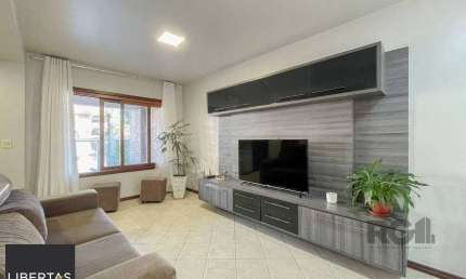 Excelente casa de 121m² com 3 dormitórios e 2 vagas.