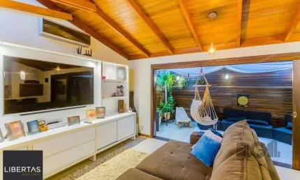 Casa em condomínio de 155m², 3 dormitórios, 4 vagas no bairro Espírito Santo