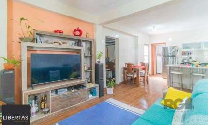 Casa com 3 dormitórios e 3 vagas no bairro Santa Tereza