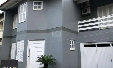Casa 210m², 3 dormitórios, sendo 1 suites, 2 vagas - Mario Quintana, Porto Alegr