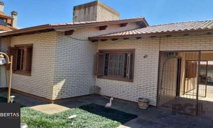 Casa com 2 quartos à venda na Rua Moacyr Godoy Ilha, 40, Guarujá, Porto Alegre