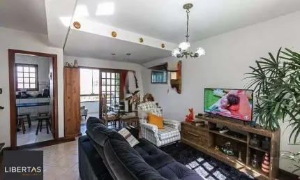 Casa com 161m² e 3 dormitórios com suíte, piscina no bairro Espírito Santo em PO